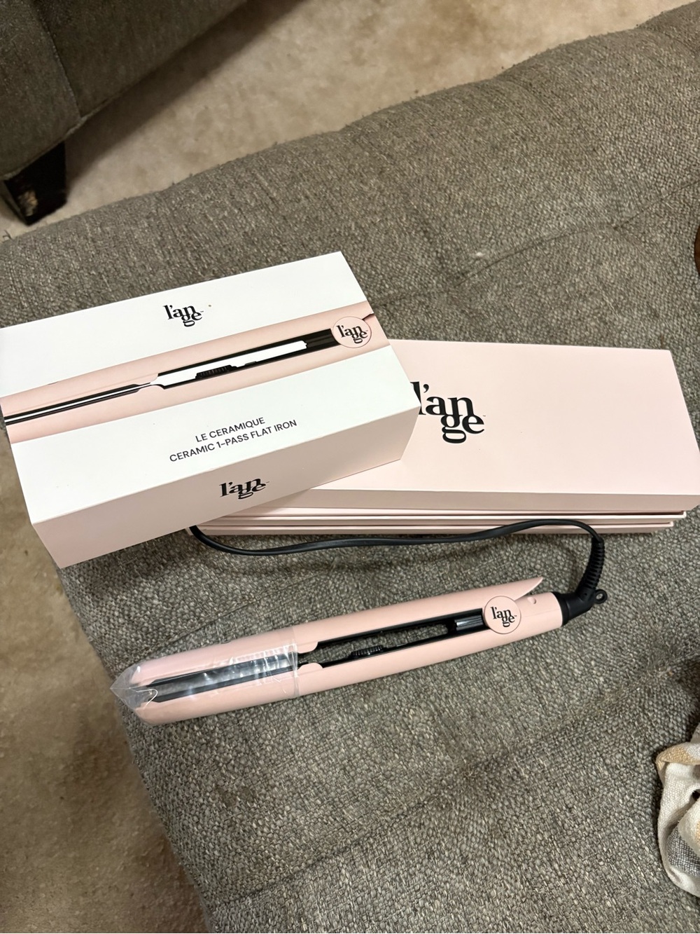 Lange Ceramic Flat Iron in Light Pink